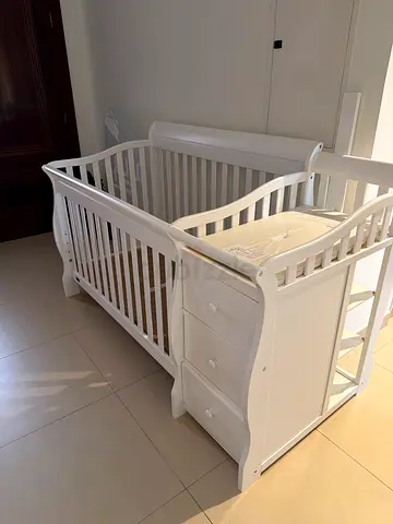 3-in-1 White Convertible Baby Crib with Attached Dresser