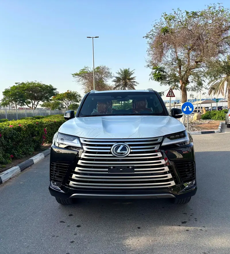 Lexus LX-Series 2026 — photo 1 of 18