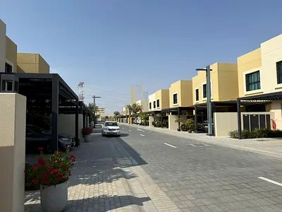🏡 للبيع | تاون هاوس زاوية فاخر 4 غرف – في مدينة الشارقة المستدامة