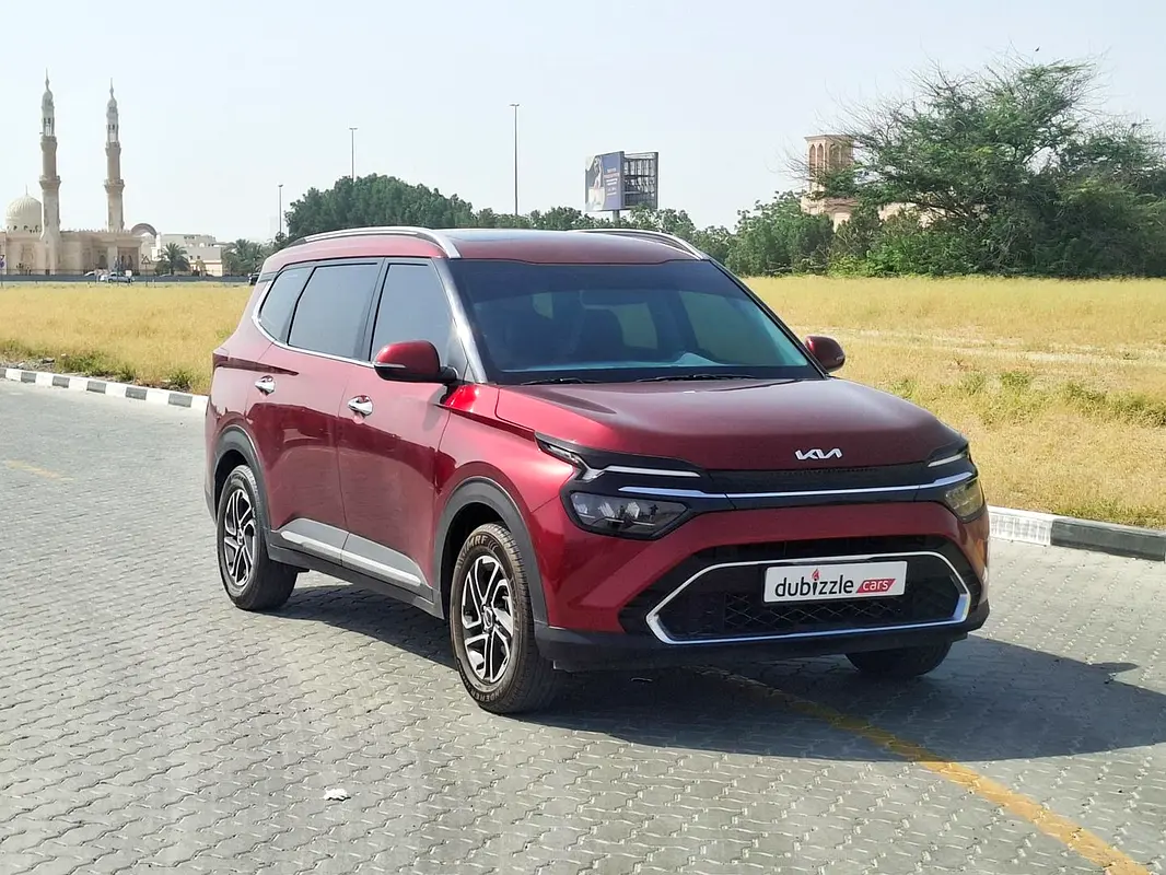 Kia Carens 2023 — photo 1 of 15