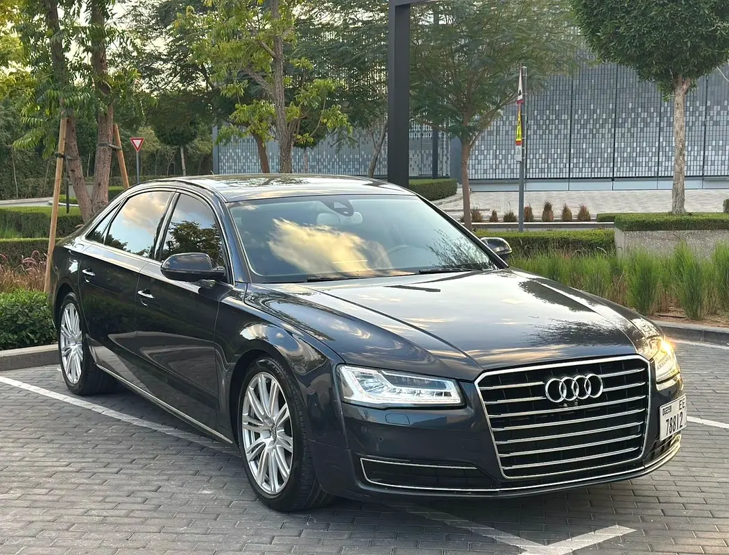 Audi A8 2015 — photo 1 of 12