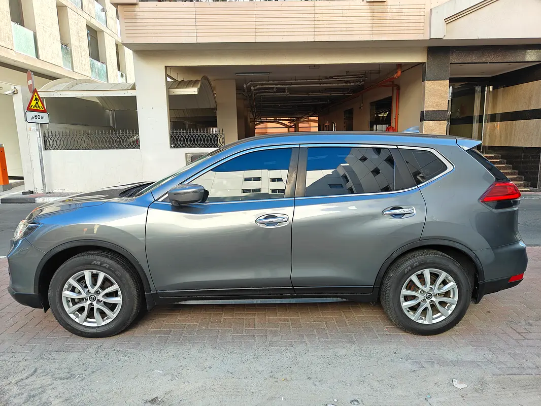 Nissan X-Trail 2018 — photo 1 of 8