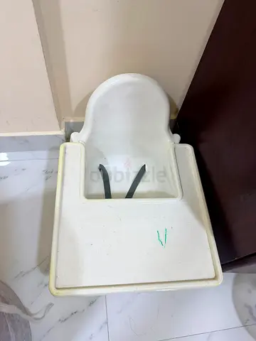 White Plastic Baby Booster Seat / Portable Feeding Chair with stand