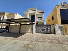 Ready-to-move-in villa in a prime location, including water, electricity, and air conditioning. Regi