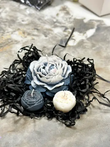 Decorative handmade rose candle - New