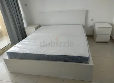 IKEA malam king‑size bed (180 × 200 cm) with 2 storage drawers underneath and an IKEA mattress ✨