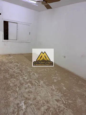 فيلا  تجاري موقع مميز بتصميم عملي وجاهز للاستخدام المناسب ومناسب لصيانة الدوري على المالك