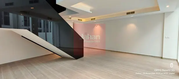 مسبح خاص | فيلا عصرية أنيقة | تصميم واسع جداً