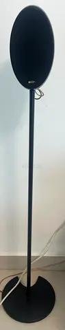 KEF Floor-standing oval speaker on stand - single unit