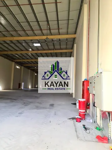 Corner industrial warehouse 16,500 sqft, 400 KVA power, 10m height with staff rooms.