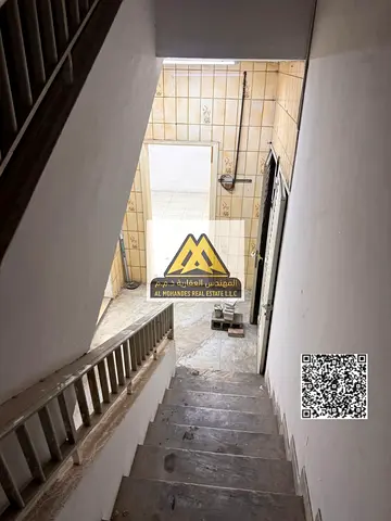 فرصة مميزة للشركات وأصحاب الأعمال الباحثين عن سكن جماعي في موقع حيوي داخل منطقة الكرامة بعجمان حيث تتميز الفيلا بمساحات واسعة وتجهيزات مناسبة لسكن أعد