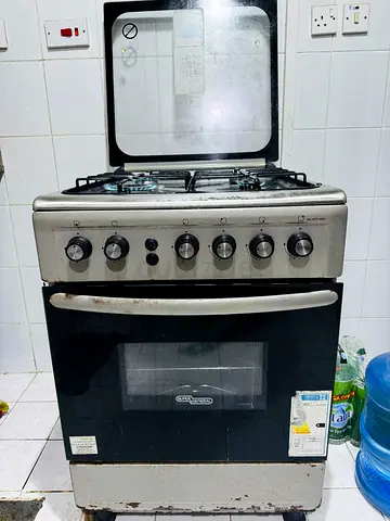 Used super general freestanding gas oven with 4-burner stovetop and oven