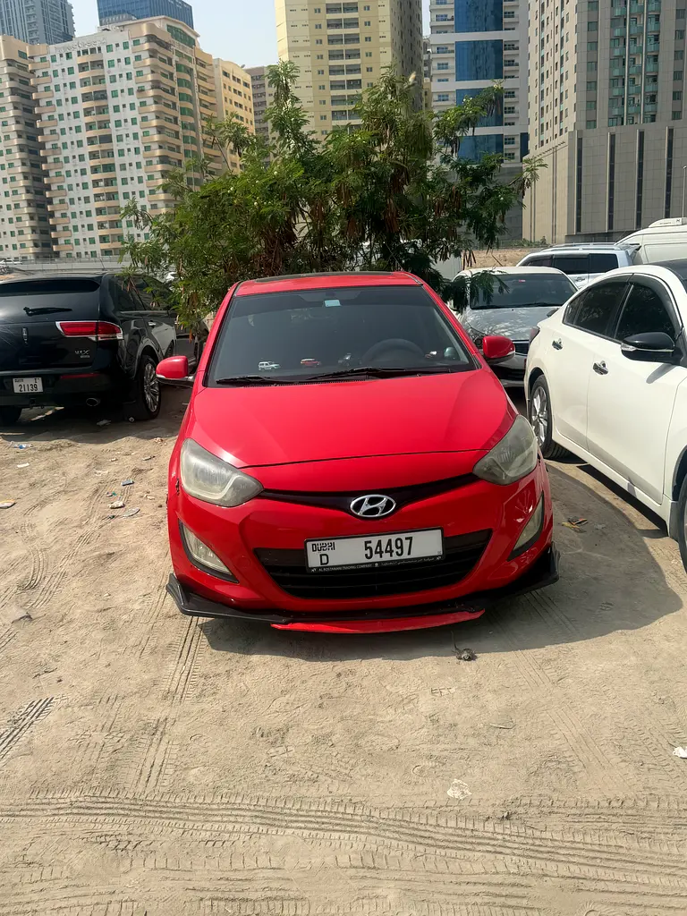 Hyundai i20 2015 — photo 1 of 5