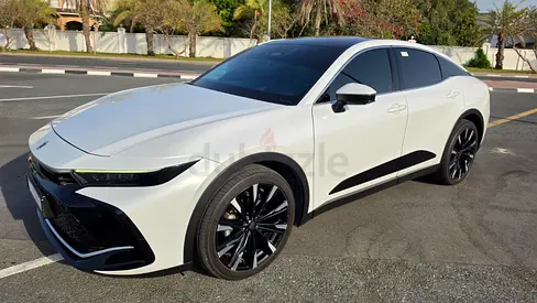 2023 Toyota Crown Platinum - GCC Specs - Like New!