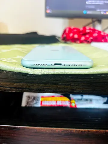Apple iPhone 11 128GB(mint green) - good condition, Display replaced - Battery 83% - Great deal !!