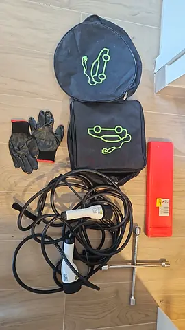 Car Emergency Roadside Kit – Jumper Cables, Gloves  Accessories