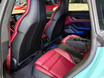 2021 Porsche TAYCAN — миниатюра 16