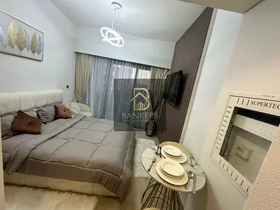 مفروش بالكامل | تصميم واسع | خيار إيجار شهري مرن متاح أيضاً – 5500 درهم إماراتي