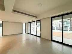 Spacious Corner Villa | Living in Prime Location