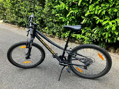 Specialized Hotrock 24 Kids Bike