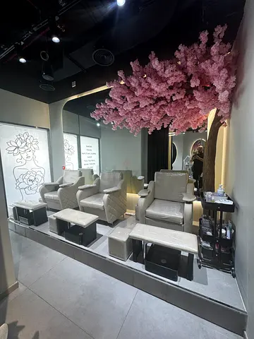 Partner needed for a running ladies salon in Dubai