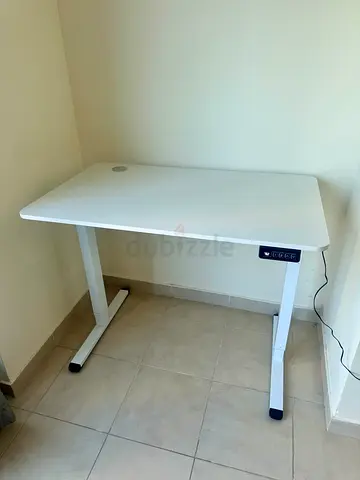 Desk - sitting and standing