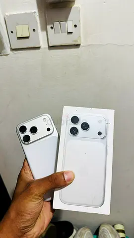 17 pro silver 256 gb