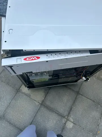 Built in dishwasher