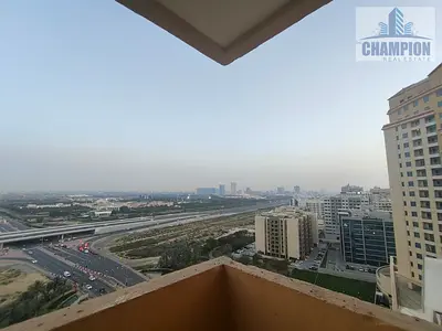 شقة استوديو | سيليكون جيتس 1 | شرفة وإطلالات على المدينة | غير مفروشة