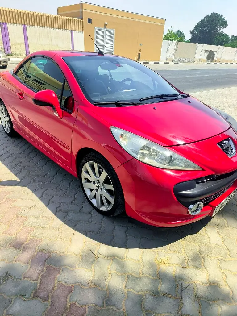 Peugeot 208 2009 — photo 1 of 16