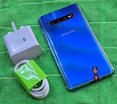Samsung Galaxy S10+ Blue with Charger and Cable - Good Condition