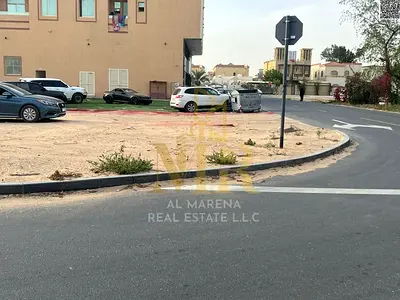Corner plot for sale, 10,000 sq ft, on a main street, residential/investment permit, ground and first floor, freehold, open to all nationalities