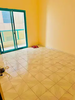 Batchlor big room available