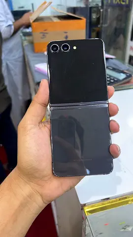 FILP 5Used Samsung-style Foldable Phone (Dual Camera) - Good Condition