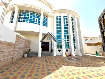 4 Br Separate Entrance Villa With Private Yard