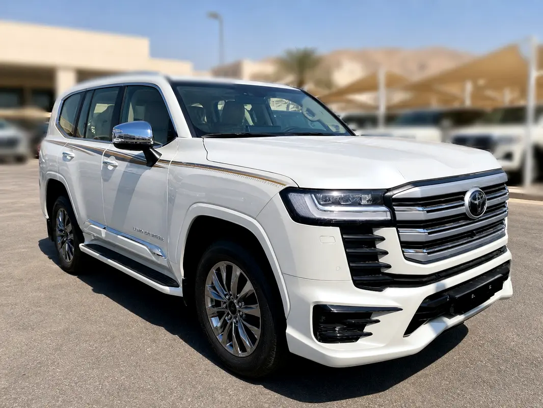 Toyota Land Cruiser 2024 — photo 1 of 9