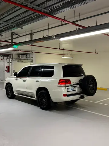 Toyota Land Cruiser GXR 2018 - GCC Specs - V8