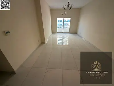 3 bedrooms, including a master bedroom, large living room, spacious and practical kitchen, 4 bathro