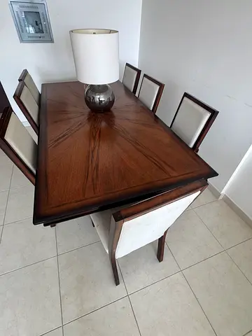 Table with 8 chairs