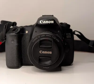 Canon 60D + 2 lenses (17-85 and 50 mm). Full kit. With bag!