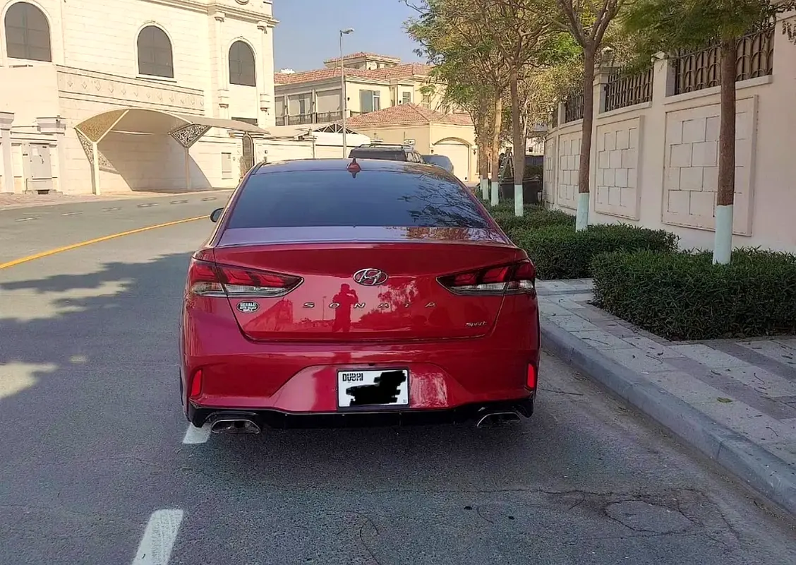 Hyundai Sonata 2018 — photo 1 of 5
