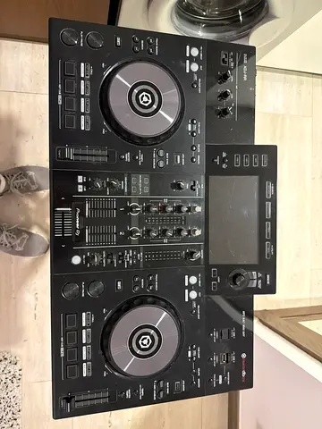 Pioneer XDJ-RR All-in-One DJ Controller + stand - good condition