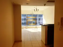 Well Maintained Courtyard View Mid Floor