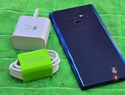 Samsung Galaxy Note 9 (Blue) with Charger and USB Cable - Good Condition