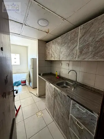 Al Rashidiya 3 is near Grand Mall and close to Ajman Corniche.