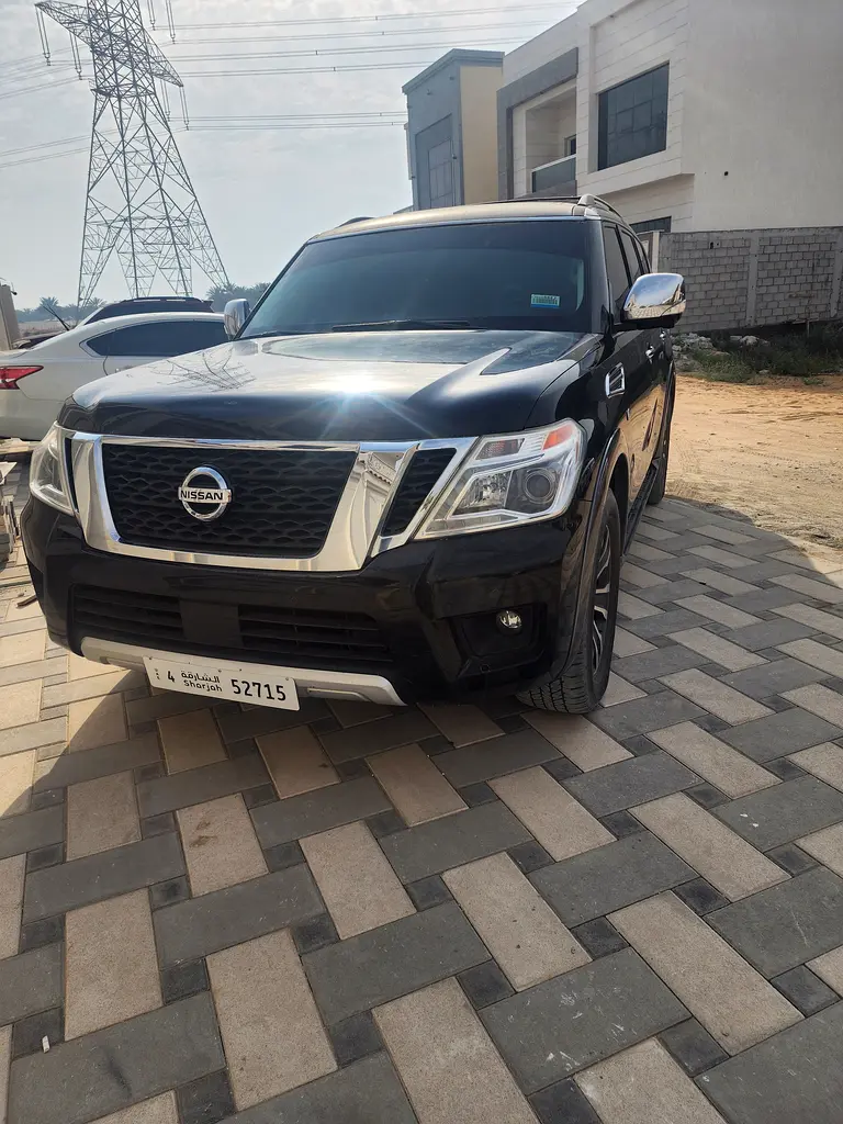 Nissan Armada 2017 — photo 1 of 14