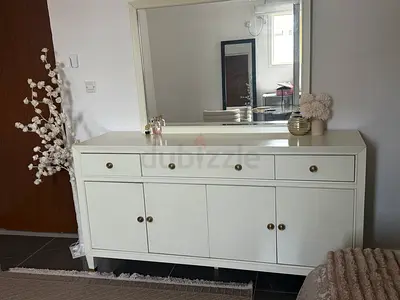 Dressing table