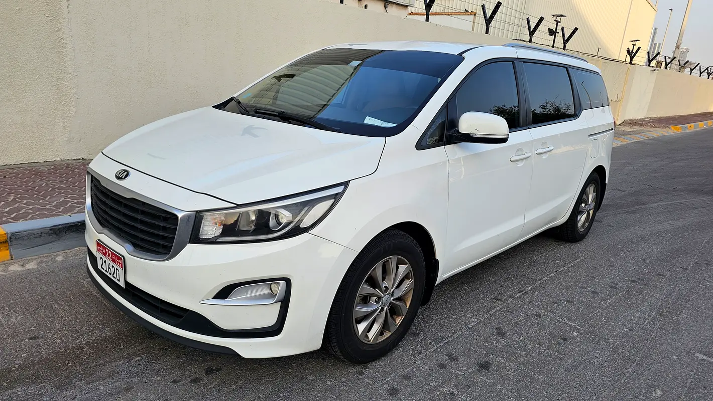 Kia Grand Carnival 2020 — photo 1 of 16
