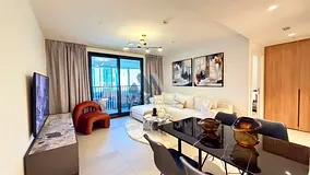 Marina Facing / Near Metro / Semi Furnished