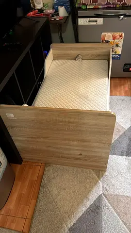 Single wooden toddler bed frame with mattress - light oak finish